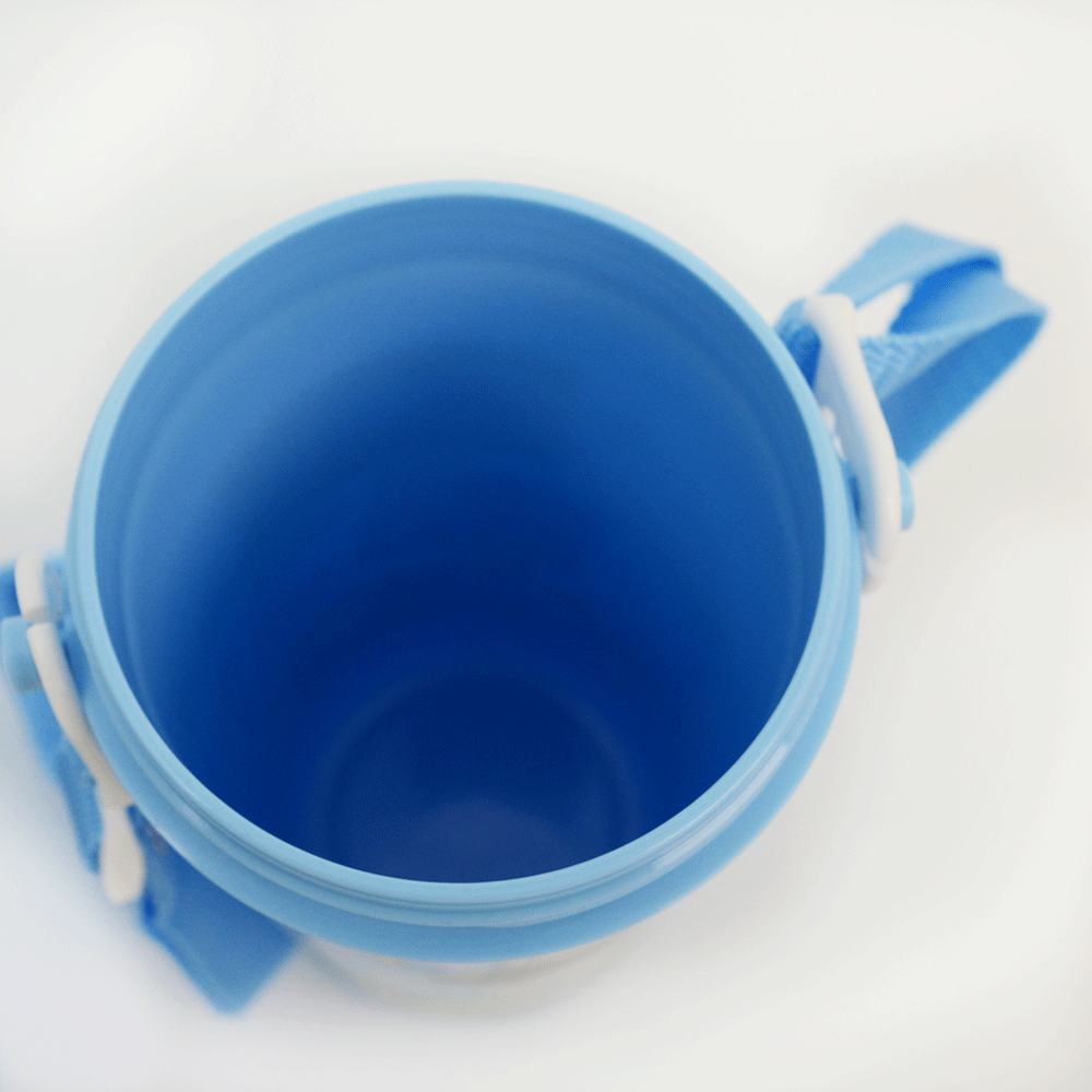 直飲み水筒